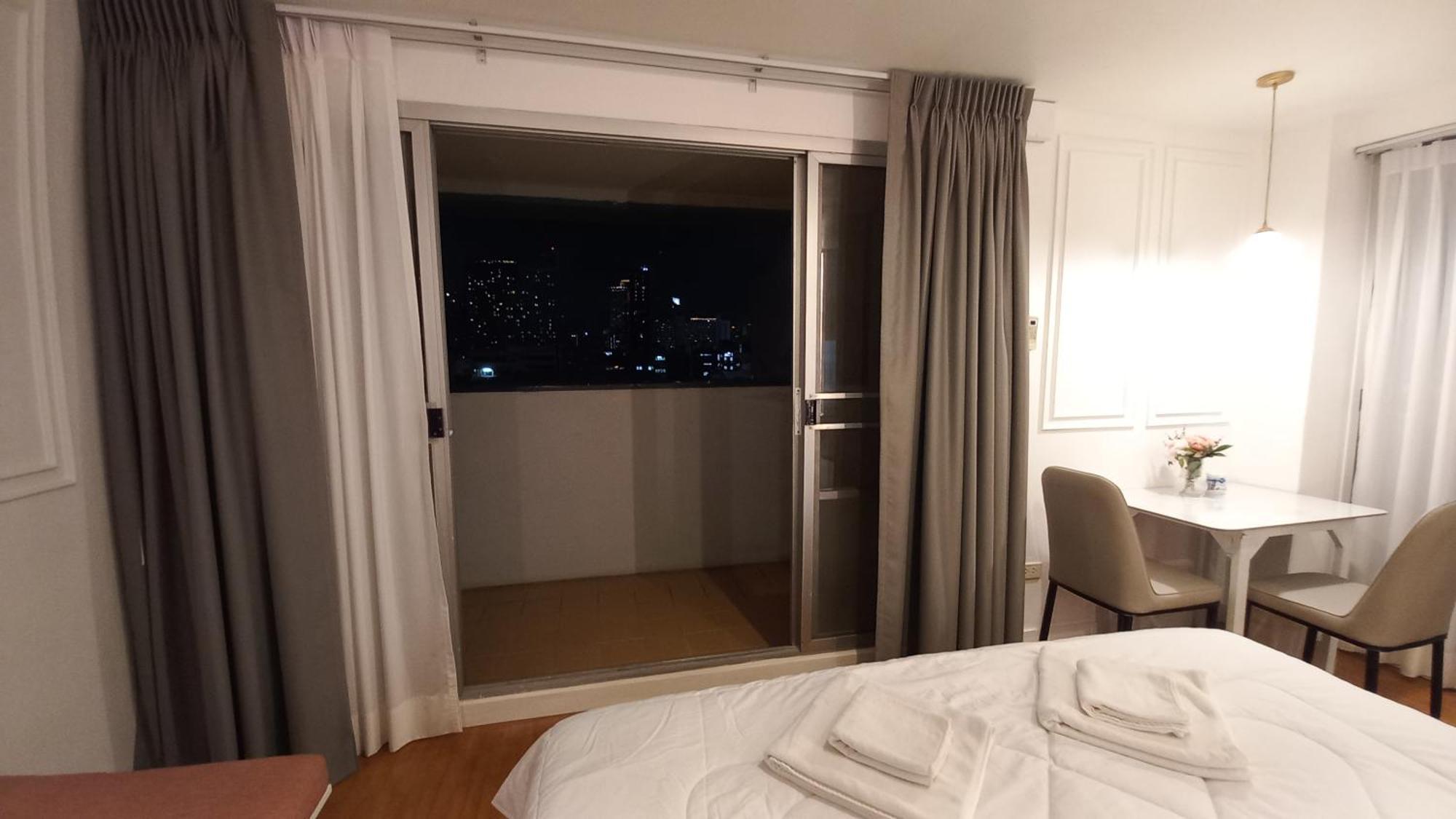 Panoramic City View Room At Silom Bangkok Pokój zdjęcie